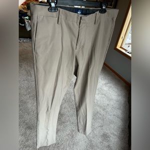 Men’s tan dress pants, Dockers, size 36 34. No damage-perfect condition.